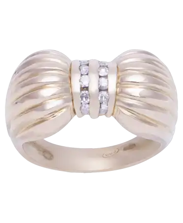 خاتم NŒUD PAPILLON من الذهب الأصفر عيار 18 قيراطاً. متوفر لدى VIRTU LUXURY.
